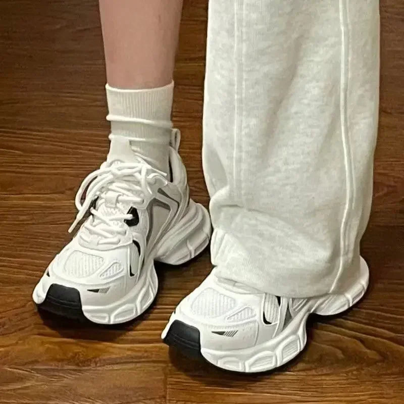 Baskets luxueuses blanches en maille respirante pour femmes, chaussures de sport d'été, de course, décontractées, de Fitness, vulcanisées, 2024