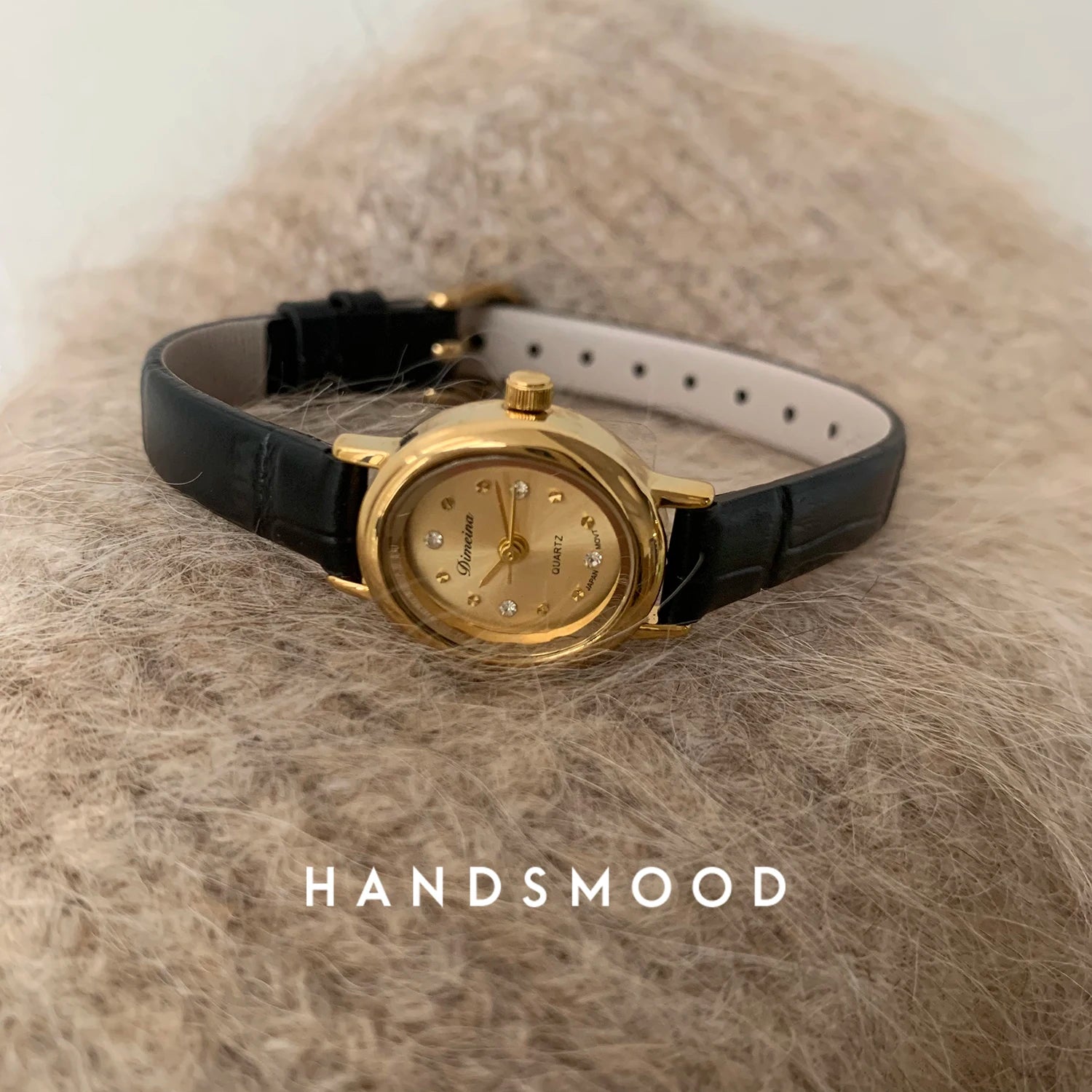 Montre plaquée or pour femmes, Bracelet, bijoux anciens moyens, luxe et diamant d'eau incrusté haut de gamme, nouvelle collection 2024