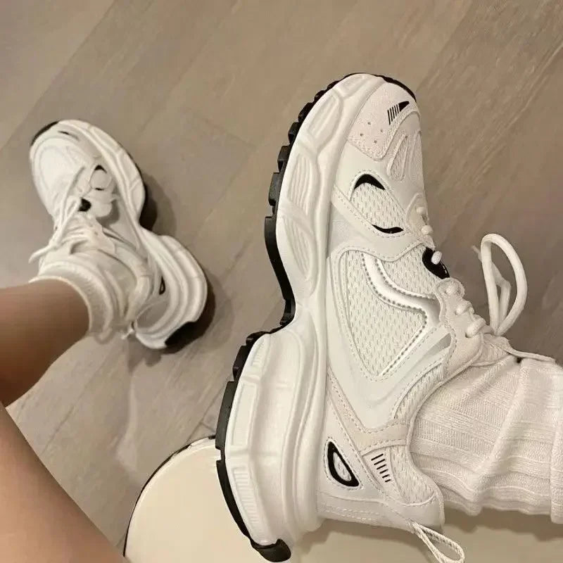 Baskets luxueuses blanches en maille respirante pour femmes, chaussures de sport d'été, de course, décontractées, de Fitness, vulcanisées, 2024