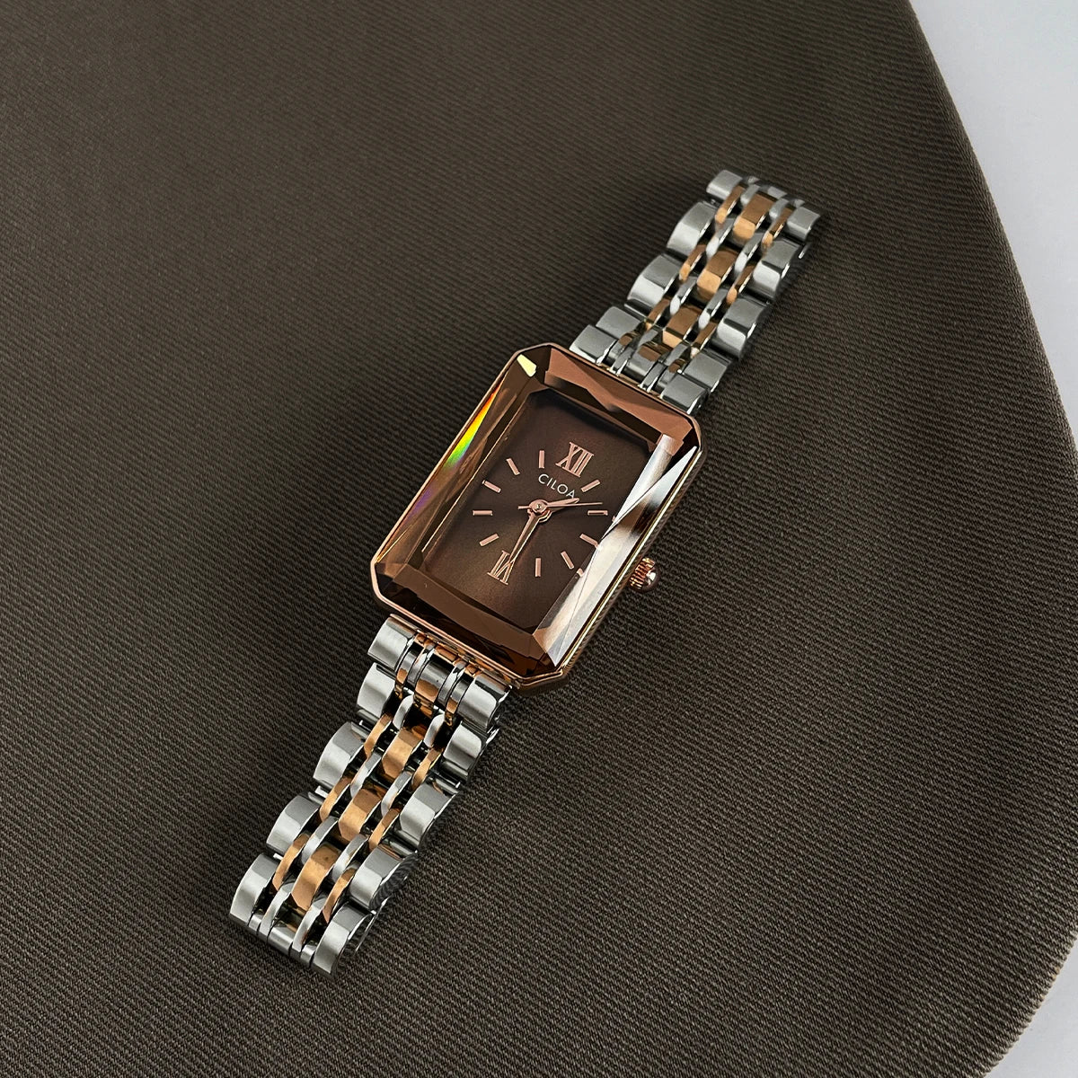 Montre rétro pour femmes, légère, de luxe, niche, art, haut de gamme, marque authentique, 2025