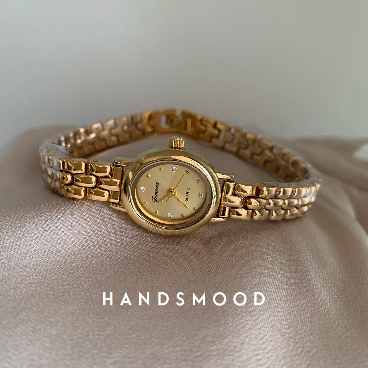 Montre plaquée or pour femmes, Bracelet, bijoux anciens moyens, luxe et diamant d'eau incrusté haut de gamme, nouvelle collection 2024